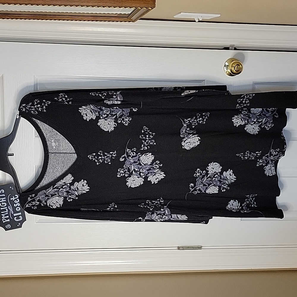 SO Dress XL Black Gray White Floral Long Sleeve